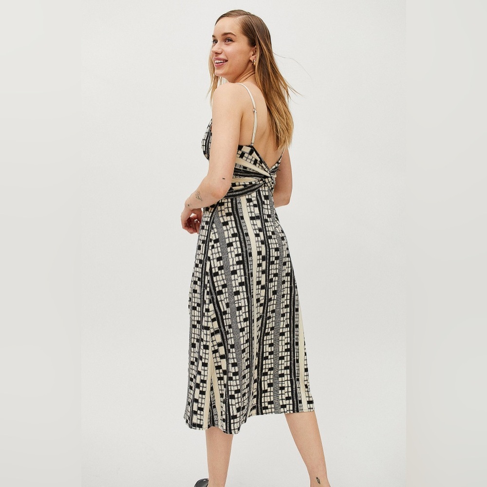 Urban Outfitters Ashley Black Plaid Midi Dress - Picture 3 of 10